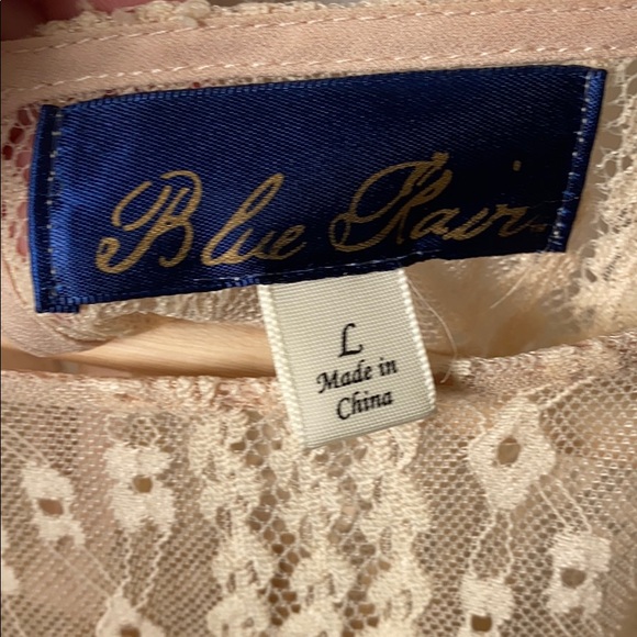 Blue Rain Linen Blouse - Picture 3 of 3